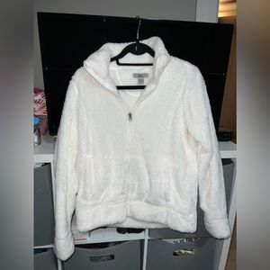 Bass & Co white fuzzy zip up